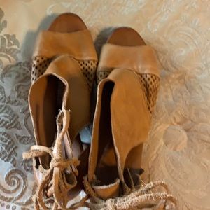 Free People Size 40 Booties Tan